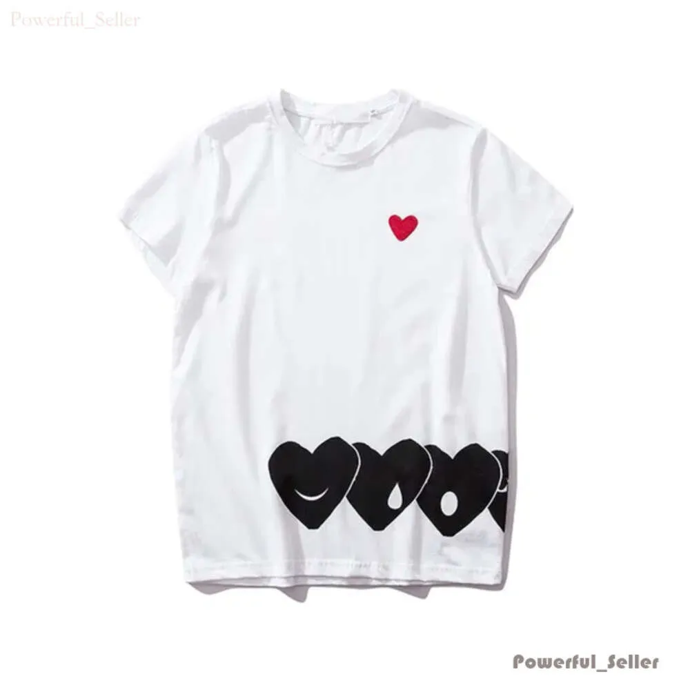 CDGS Designer Mens Play Tshirt Designer Red Heart Commes Casu