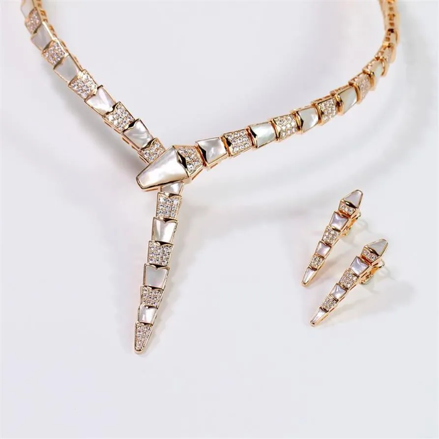 Europe America Designer Biżuteria Zestawy mody damskie mosiądz 18 -tal złoty sceneria diamentowa matka perłowych wąż kształt szeroki łańcuch 2229s