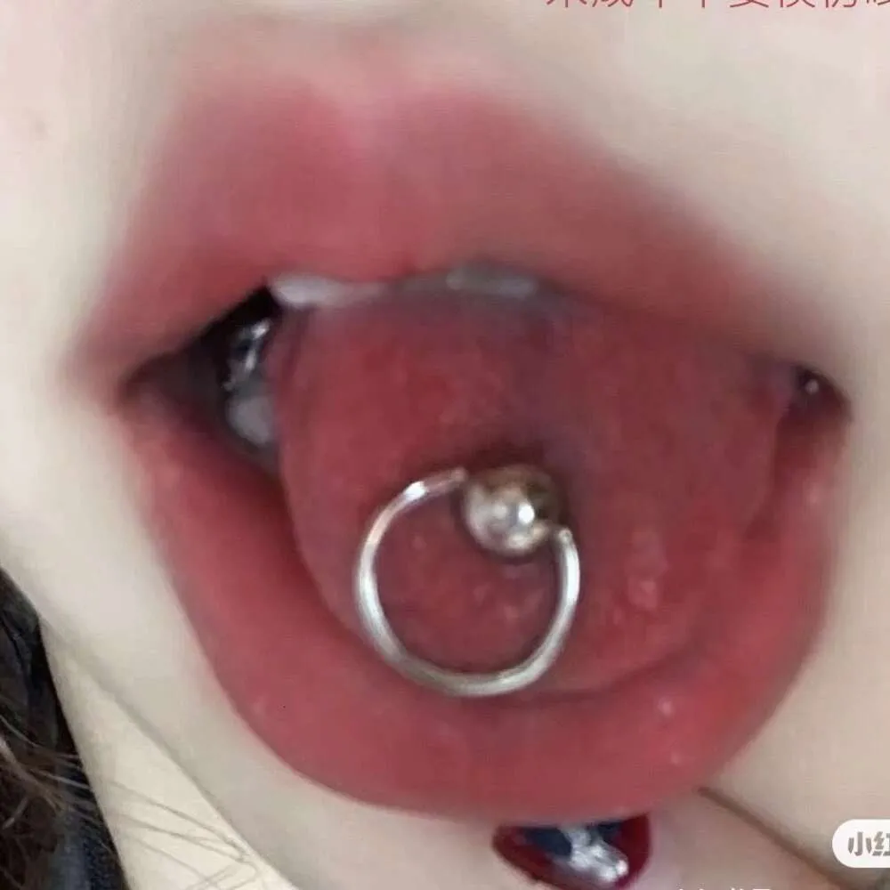 Clássico doce círculo fresco pode beber álcool anel de aço titânio personalizado picante menina pequena língua piercing jóias