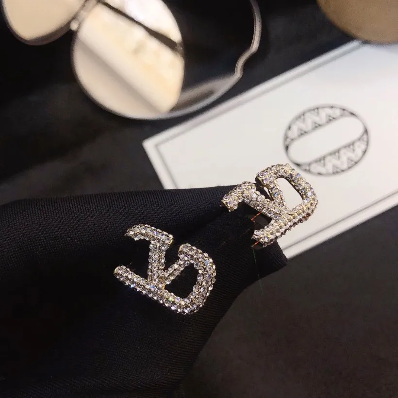 Klasyczny styl urokowy projektant Mały rozmiar kolczyka stadnina butikowa kryształowa biżuteria sprężyna elegancka elegancka damska miłosna kolczyki