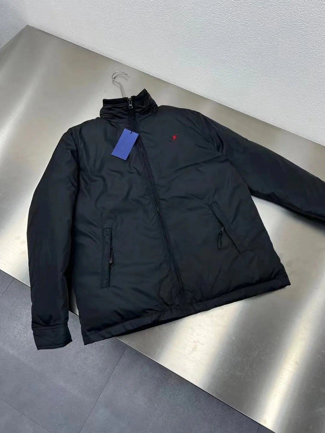 Mens Jacket Coat Designer broderi hästkläder pufferjackor ner parkas vattentät höstvinter för manliga kvinnor vindbrytare polo jackor utflyttar varma rockar