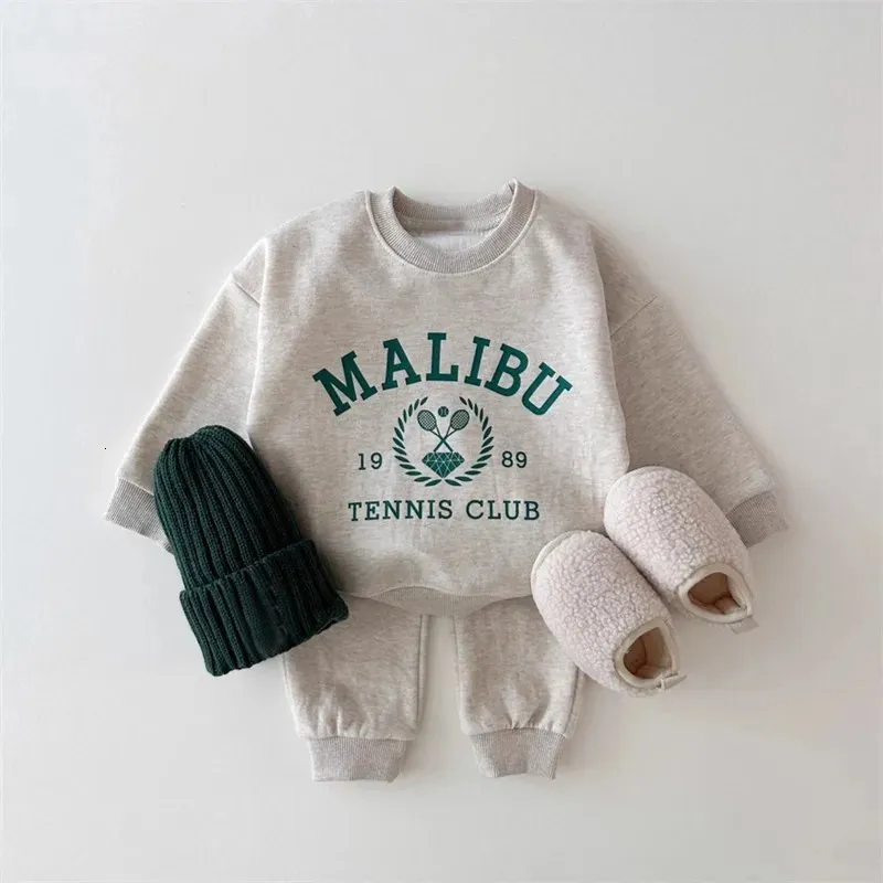 Autumn Winter Roupfits Baby Letter Print Tracksuit Boy Girl Crianças Tops casuais calças lápis 2pcs Infant Cotton Clowershirt Set 231220