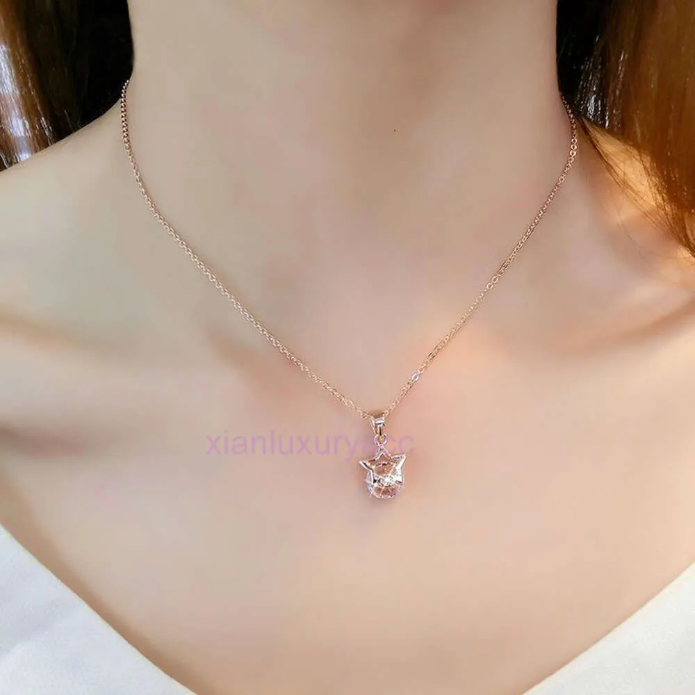 LuxuryDesigner smycken mode 18K Rose Gold Women's Necklace Colorless Titanium Steel Light Luxury Compact High End Instagram CollarBone Chain