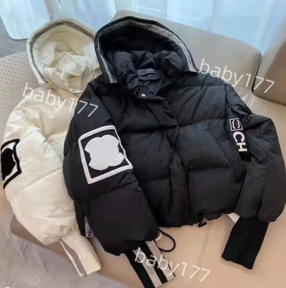 24 Womans Designer Down Jacket Autumn and Winter Women Puffer Jackets Coat Embroidery C Lapel Hooded Zipper Casual Short Small Parka Giacca Windbreaker cc
