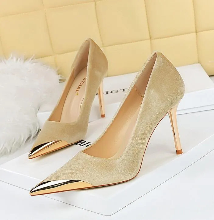 New Women's European and American Fashion Light Luxury Metal Pointed Suede Banquet High Heels 9318-1