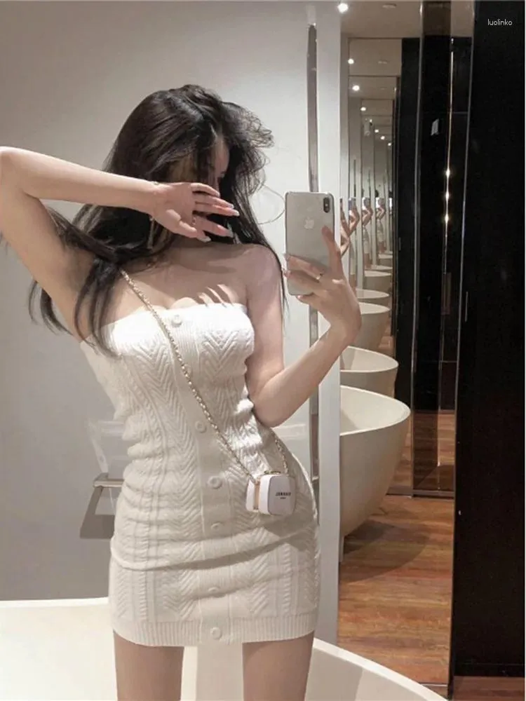 Casual Dresses Spicy Girl Pure Desire Style Sticked Tube Top Women's Autumn Off-Shoulder Slim Wrapped Hip Kort klänning Kvinnliga kläder