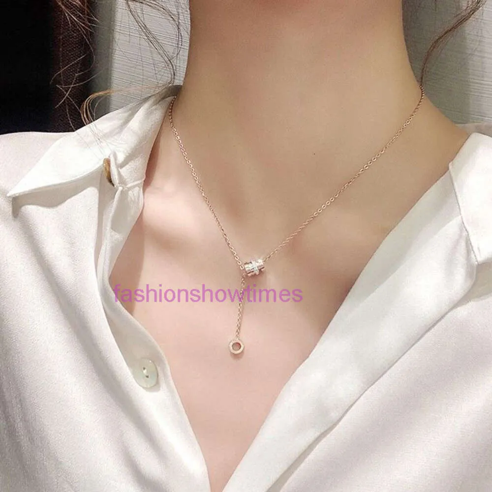 Designer Jewelry Fashion Titanium Steel Non Fade Roman Numerals Women's Necklace Niche High-end Design Rose Gold Collarbone Chain