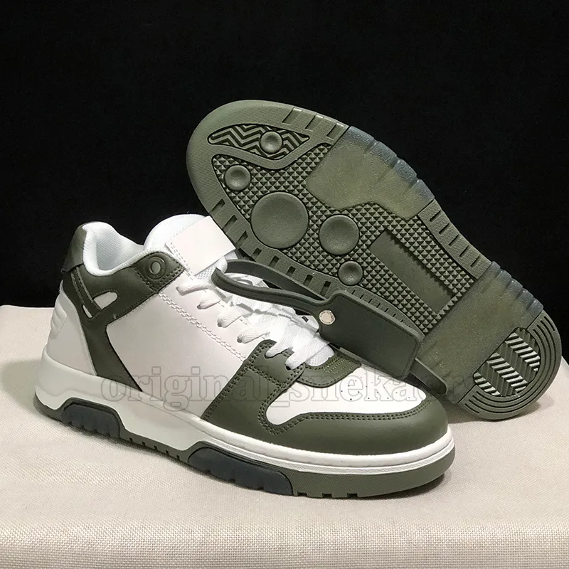 Mid top top casual shoes