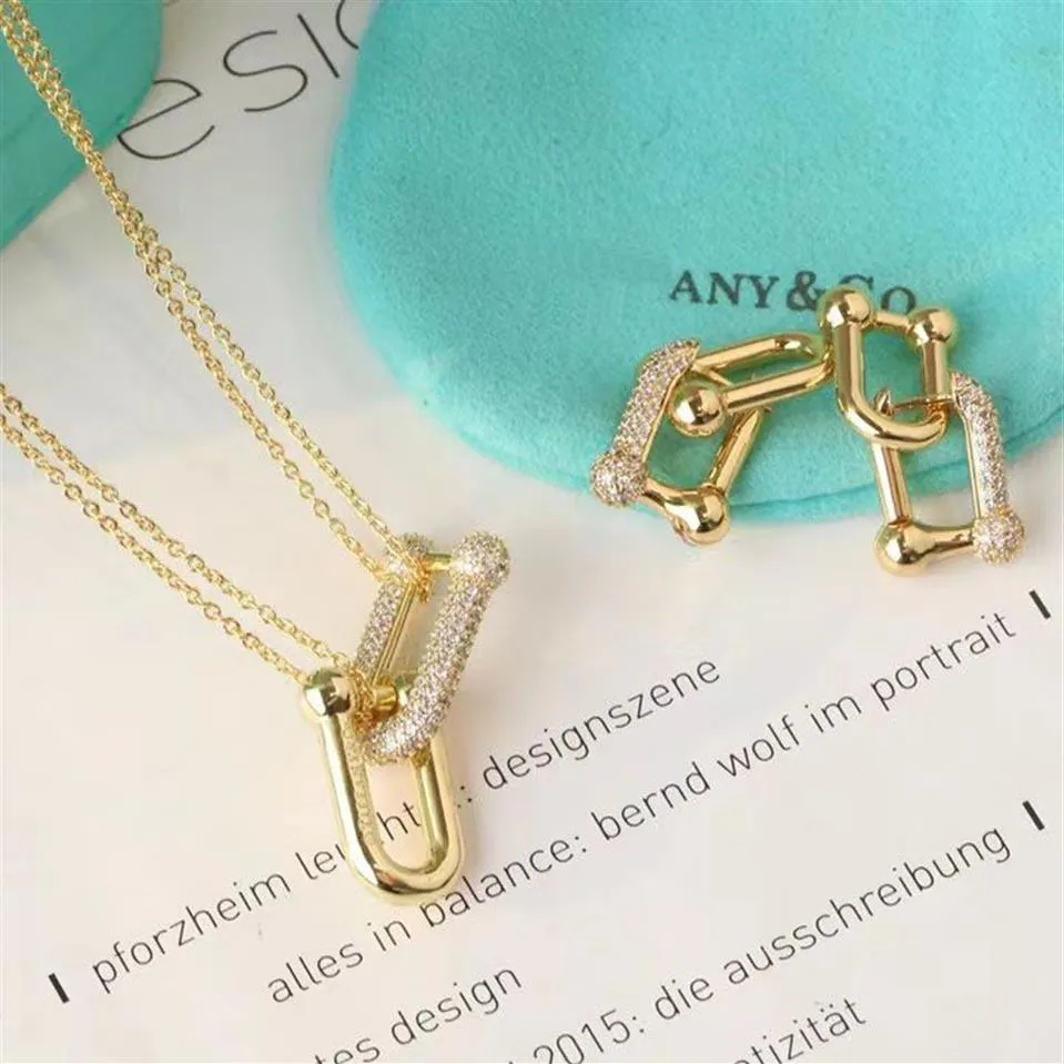 Luxury Designer Necklace Shiny Diamond Pendant Fashion Metal Pendants Necklaces Designers Jewelry Popular Ladies Men Love Pendant 305Y