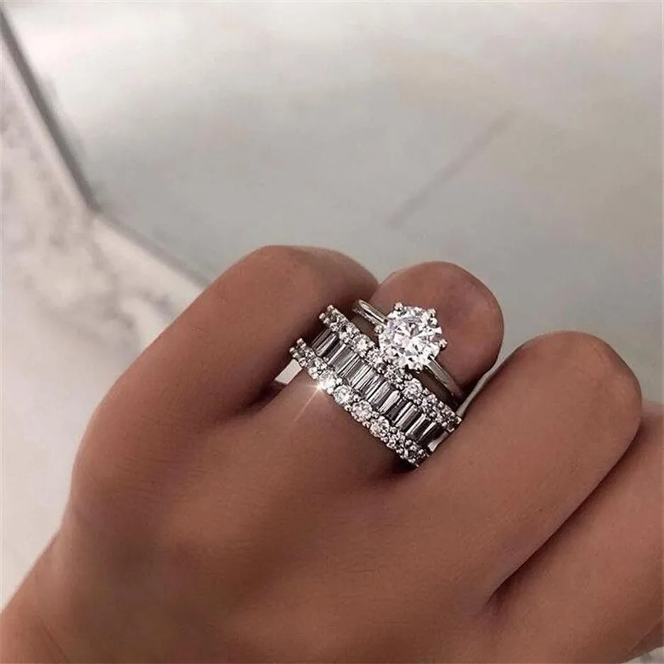 Unico 2 PZ Coppia Anelli Gioielli Classici Sei Artiglio Reale Argento Sterling 925 Topazio Bianco Stack CZ Diamante Donne Matrimonio Nuziale Rin298s