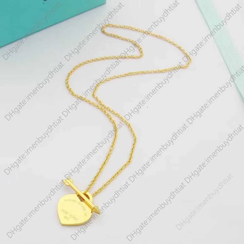 T2af Pendant Necklaces Designer Necklace for Women Trendy Jewlery Love Heart Fashion Jewellery Diamond Chain Elegance Neck