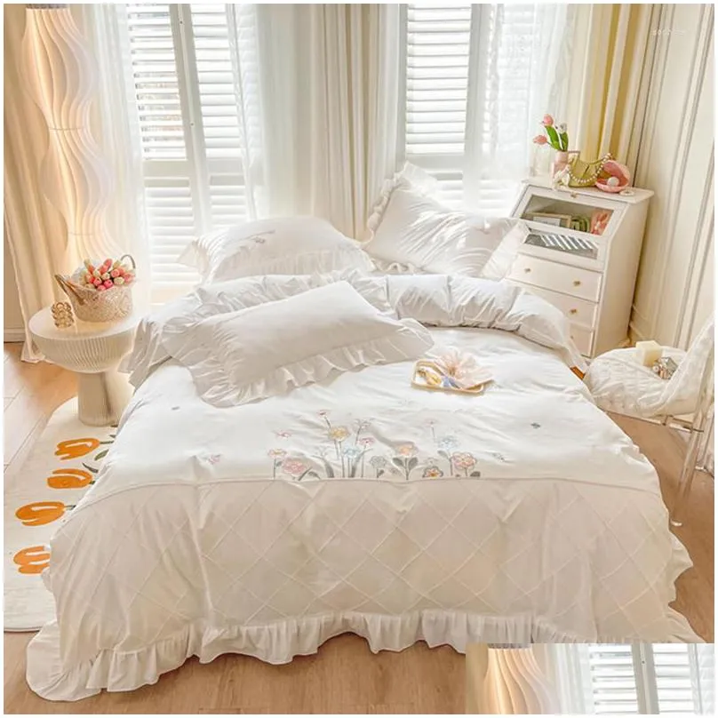 Bedding Sets Bedding Sets Ruffle Trim White Flower Embroidery Cotton Set Duvet Er Linen Fitted Sheet Pillowcases Home Textile Drop Del Dhtib