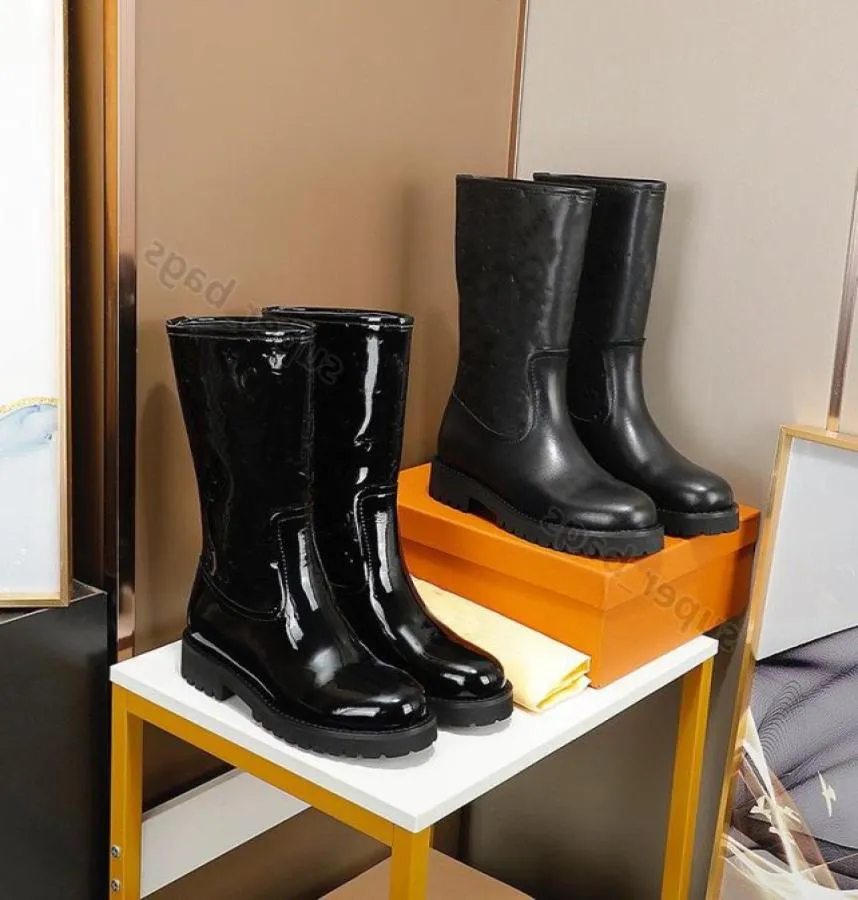 Flat hotsell mid boots