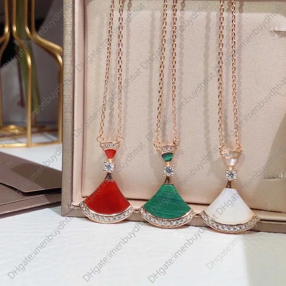 Kqvp Pendant Colliers Forme de ventilateur Diva Long Diamond Collier Dames Classic Designer For Women Jewelry Super Quality