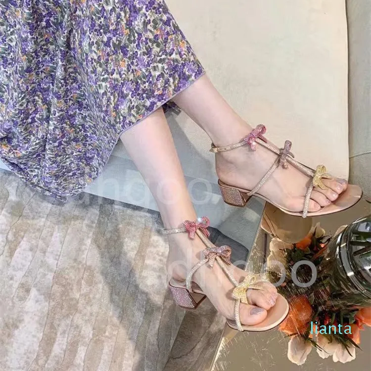 2023 Sandalen 45 mm Strass rosa Gold Abend Schuhe Frauen High Heeled Luxury Designer Wickaround Kleiderschuh
