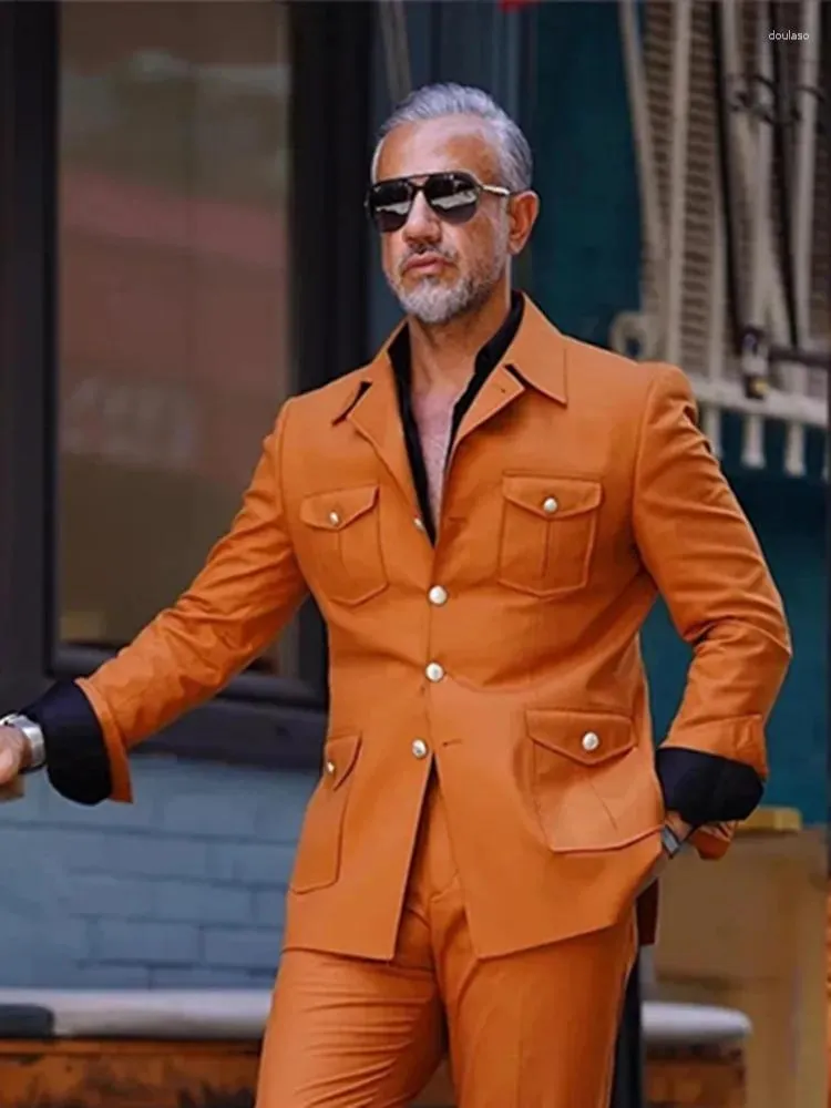 Män kostymer mode män bröllop orange 1 stycken höst kappa affärer kausal designer jacka anpassade tillverkade fyra fickor blazer