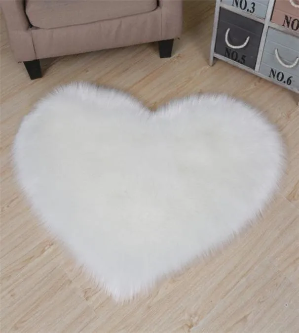 Imitazione in pelle di pecora modella moquette moquette soggiorno camera da letto tappeto peluche carino decorazione di matrimoni a forma di cuore 8334753