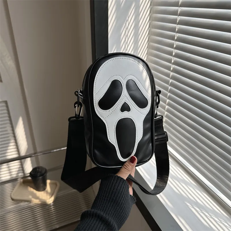 BASSO CRUSSBODY PER UOMINO E DONNE Versione coreana della tendenza di nicchia Funny Ghost Skull Spall Bag Soft Pu cellulare Piccola borsa piccole marea CCJ3083