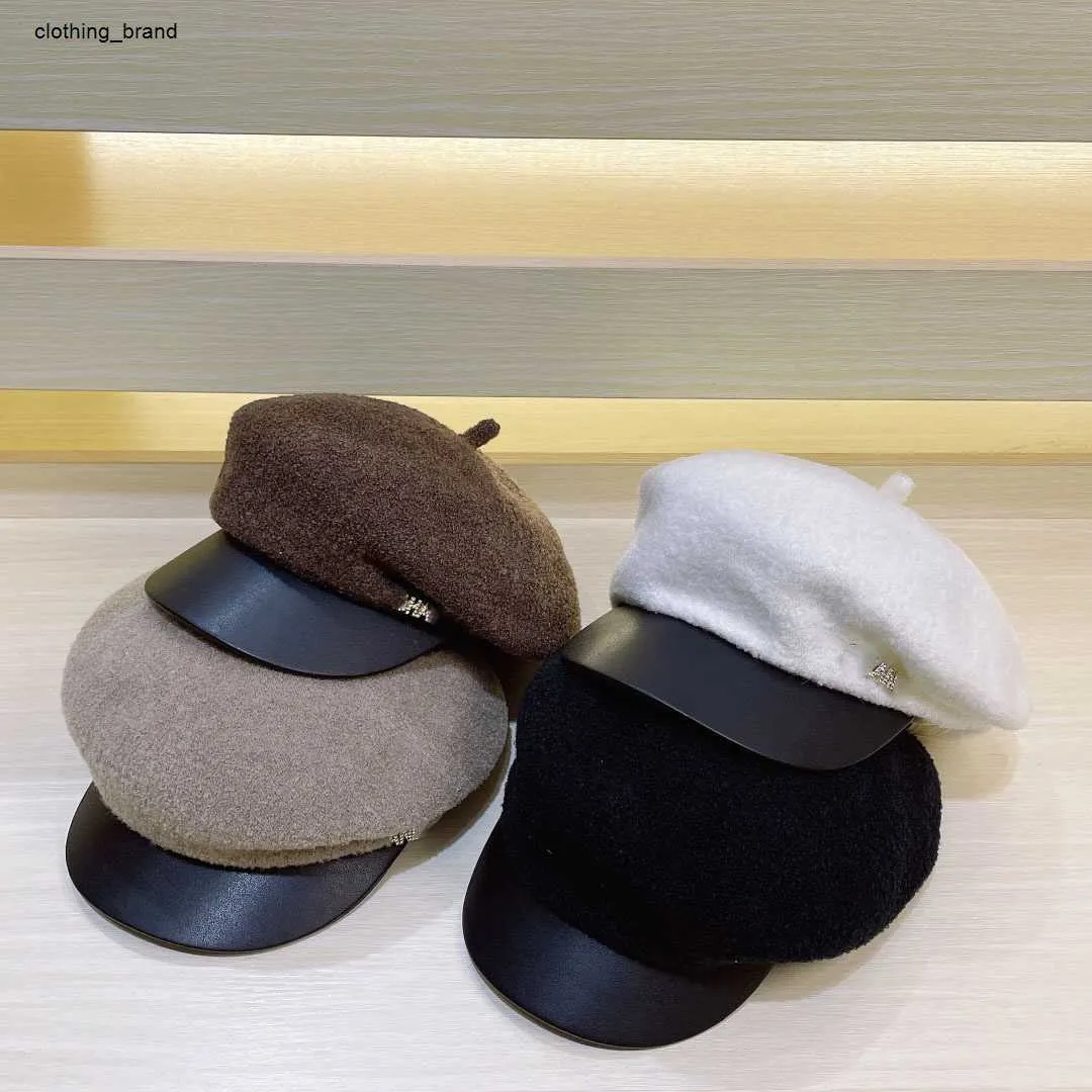 Beret di moda per donne decorazioni logo in metallo Madam Hat Cap dell'esercito di alta qualità tra cui regali per festività 21 dicembre 21