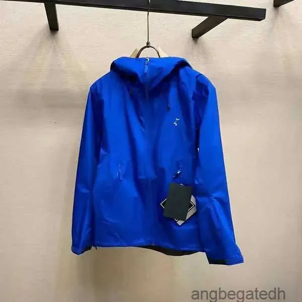2023 Arc Jacket Mens Designer Hoodie Tech Nylon Waterdichte ritsjacks Hoogwaardige lichtgewicht jas Outdoor Sports Men Coats 01F25K