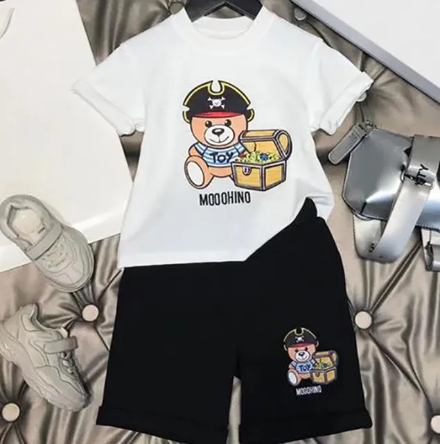 Set di abbigliamento da design Fashio per bambini maglietta per bambini Little Pirate Bear Camel Shorts Monogram Fashion British Fashion Brand Summer Childrens Treasures Cotton Aaaaa