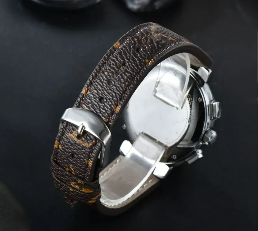 Men`s Women`s Luxury Quartz Watch Fashion Leisure Five Needle Multifunctional Leather Band Watches