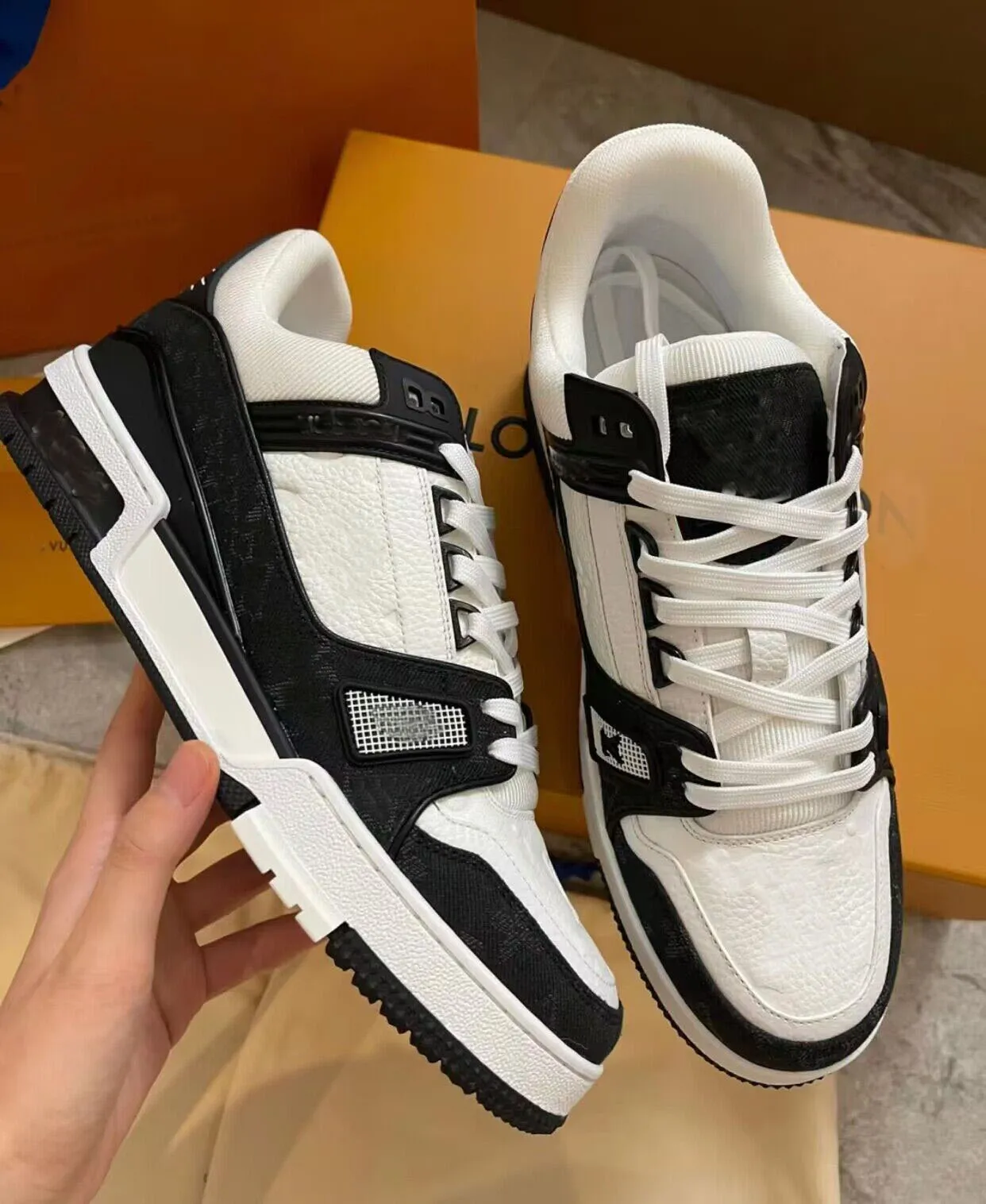 Topp lyxiga män vintage tränare skor virgil kavlig kalv läder abloh sneakers skor plattform ensam fest klänning man berömd varumärke skateboard promenad eu38-46