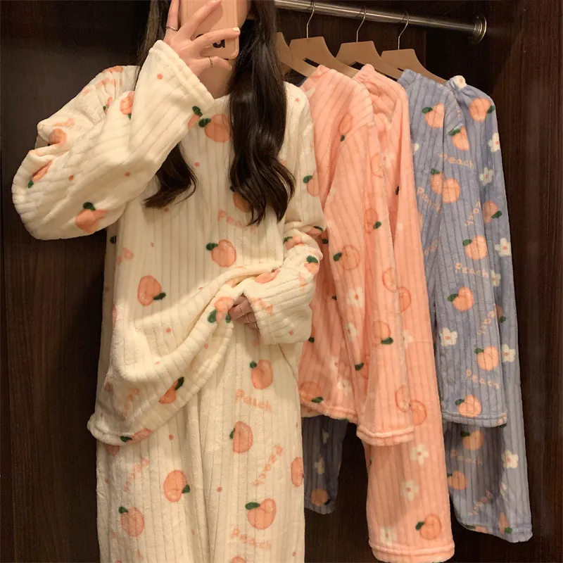 Pigiama da donna carino Kawaii in due pezzi in pile color pesca corallo, vestiti larghi imbottiti per la casa in autunno e inverno