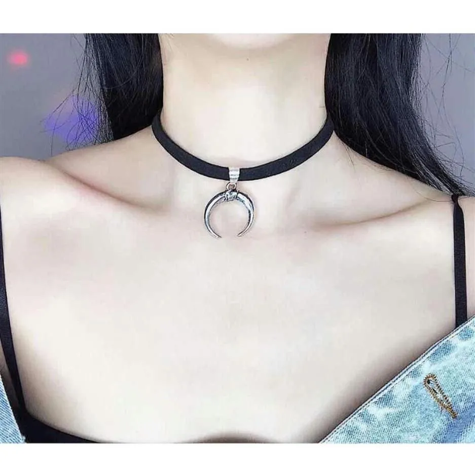 Phyanic svart goth choker halsband sammet gotisk chocker handgjorda månhängen halsband för kvinnor coola smycken tillbehör203k