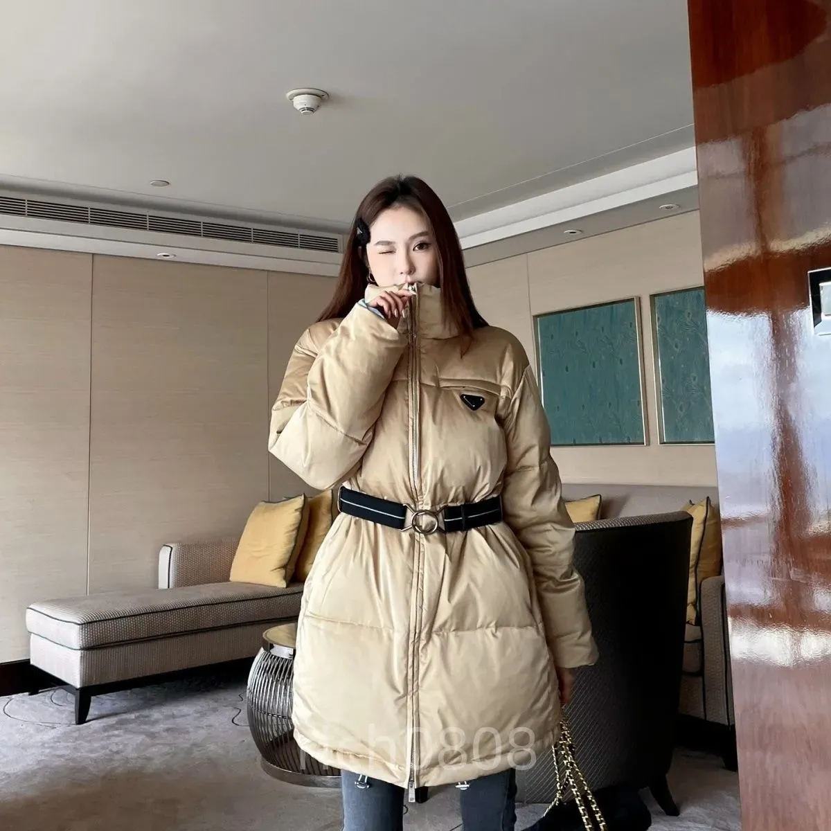 Womens designer coat Women`s jacket, down jacket, fashionable women`s winter parka, outdoor thickened warmth, windproof pocket, oversized women`s warm jacket