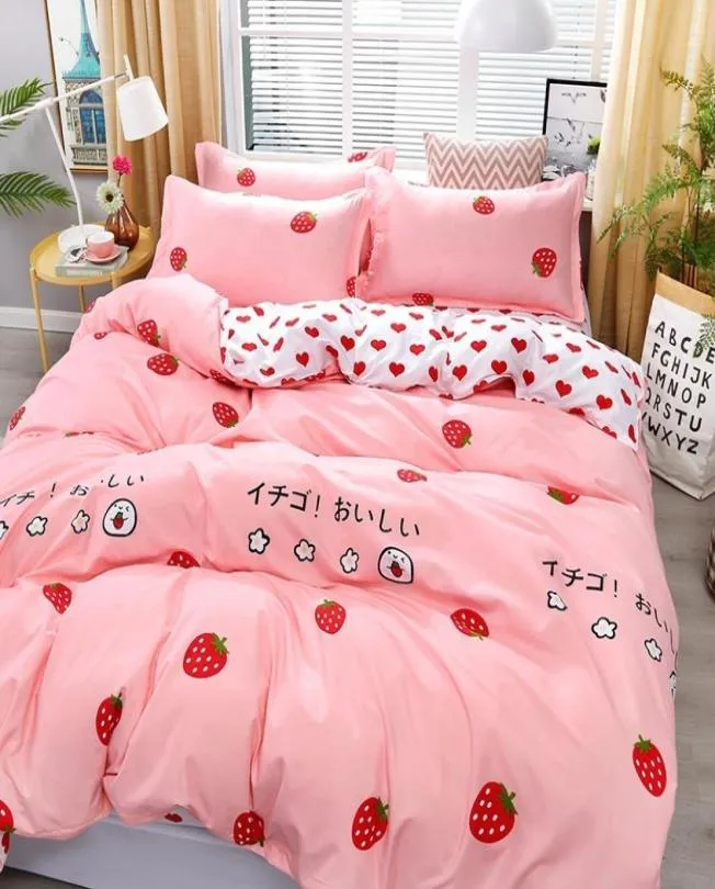 4pcs Pink Strawberry kawaii Bedding Set Luxury Queen Size Bed Sheets Children Quilt Soft Comforter Cotton Bedding Sets For Girl C18500502