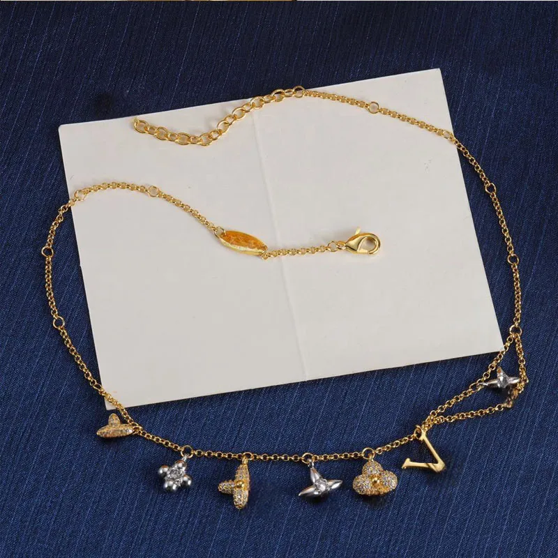 Designerkedjor Lyxiga halsband hänge dekorerad charm kvinnor mode kassakedja smycken tillbehör gåva