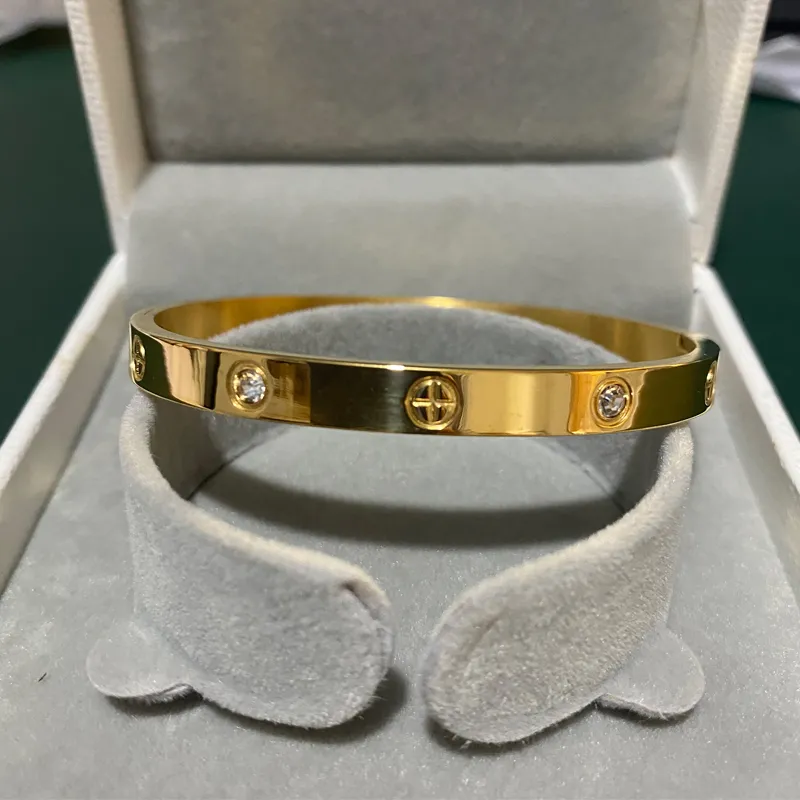 Nuovo design color oro zircone e croce con dado braccialetto per unghie braccialetto in oro per donna gioielli di marca con vite in acciaio inossidabile