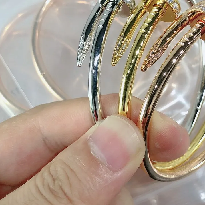 Diament Boguński paznokci dla kobiet Bransoletka Bransoletka Standardowa Grubość Gold Gold Stated 18 K Premium Gift Bransoletka z pudełkiem