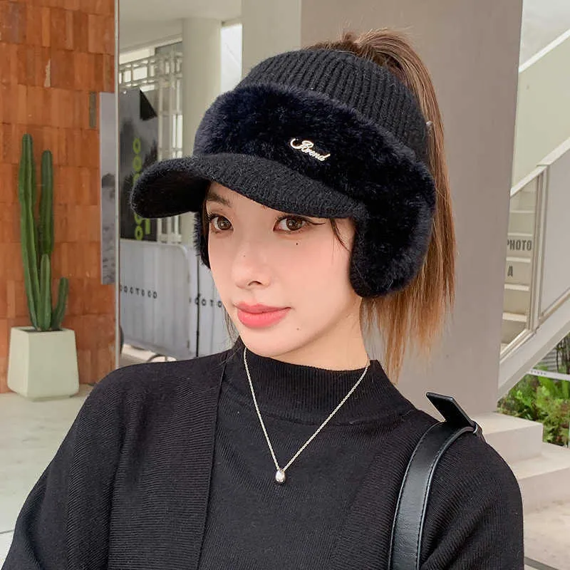 Women's hats with ball on best sale top