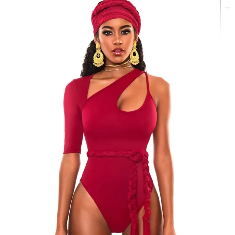 Menas de banho feminina 2023 Sexy One Piece Swimsuit Women Red Hollow ombro de manga Sólida Terno de banho sólido MAIO FEMININO PRAIA