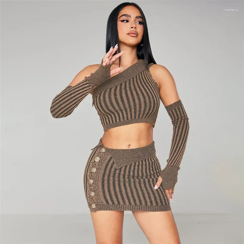 Kjolar Tvådelat Stickning Kvinnor Sexig diagonal krage skördetoppar långärmad bodycon mini casual streetwear kostymer