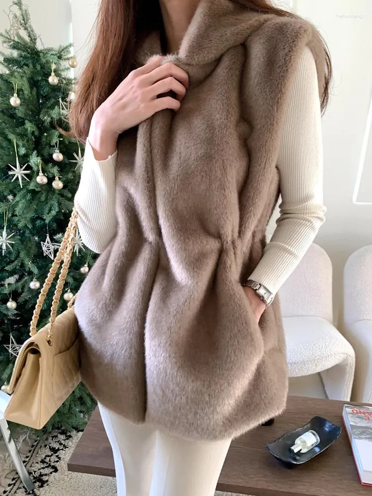 Women's Fur Luxury Faux Coats Elegant Lady Korean Fashion Design Hooded Sleeveless Invisible Metal Hook Buttons Solid Color Women Coat