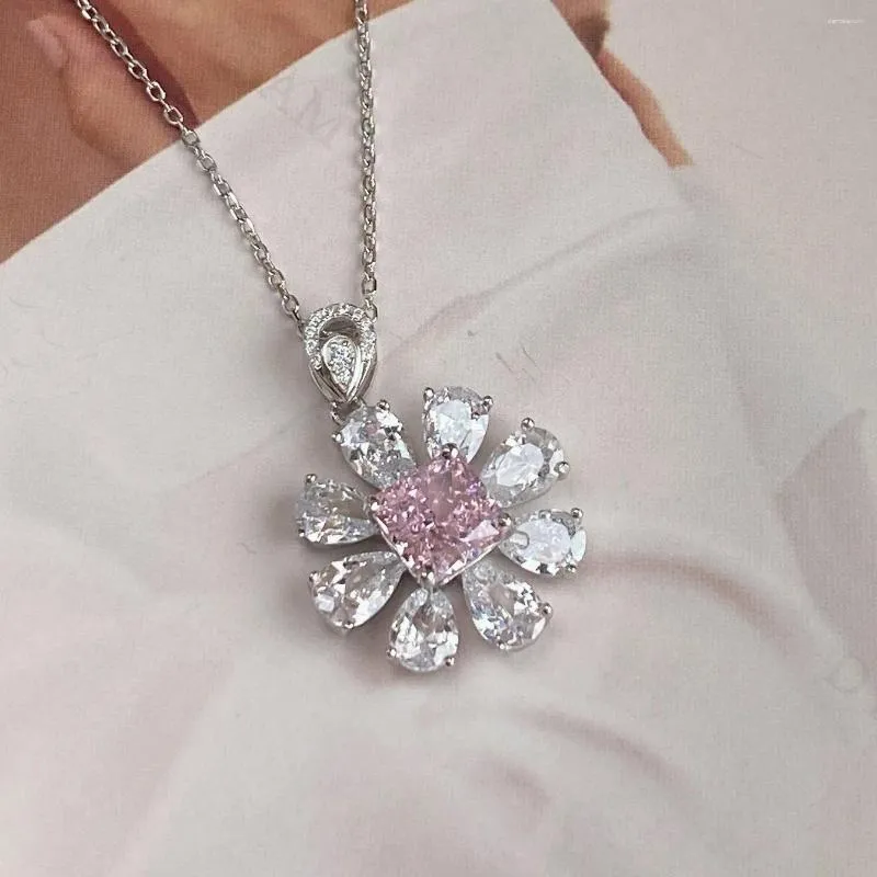 Pendanthalsband 925 Sterling Silver Flower Simulated Moissanite Sapphite Necklace For Women Wedding Fine Jewelry Wholesale