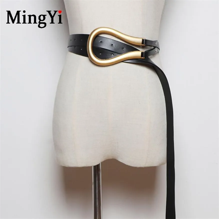 Designers Women Fashion Belts Högkvalitativa damer Big Horseshoe Buckle Leather Double Tassel Midjebälte för Coats237W