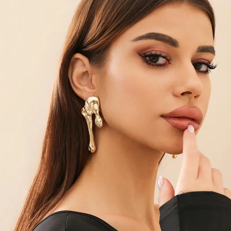 Boucles d'oreilles étalon les métaux liquéfiés gouttelettes d'eau pour femmes accessoires de déclaration de dames tendance 2024 bijoux de mode femelle