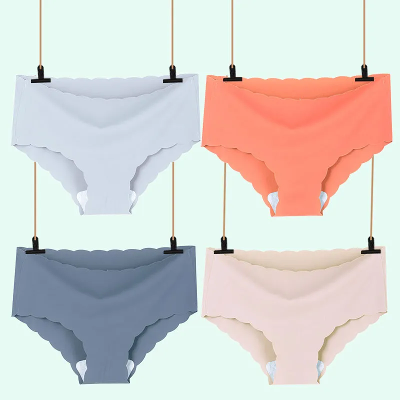 Kvinnors trosor Set Silk Satin sömlös underkläder Lovely Wavy Edge Briefs Skinvänliga underkläder Mysiga underbyxor