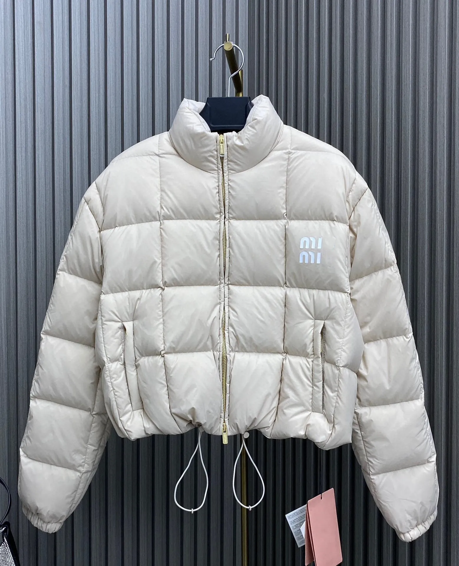 Designer Sweet Women's Letter Printed Down Coat White Duck Down Apricot Short Down Coat Standing neck drawstring design down jacket