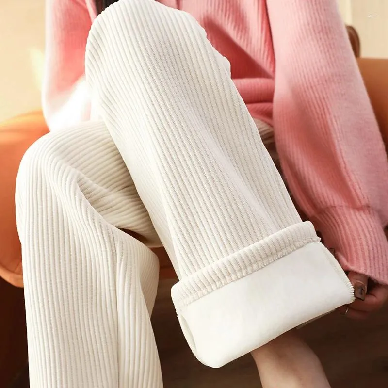 Pantaloni da donna inverno addensare pantaloni casual in velluto per donne alla moda gamba larga ad alta gamba calda chenille bianca solida