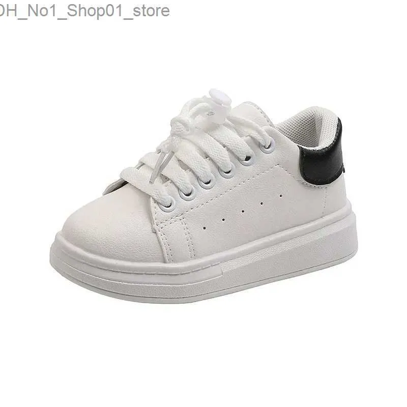 Athletic Outdoor 2023 Spring New Children Fashion Fashion White Boys Scarpe sportive Studenti in stile coreano Sneaker leggeri per ragazze versatili Q231222