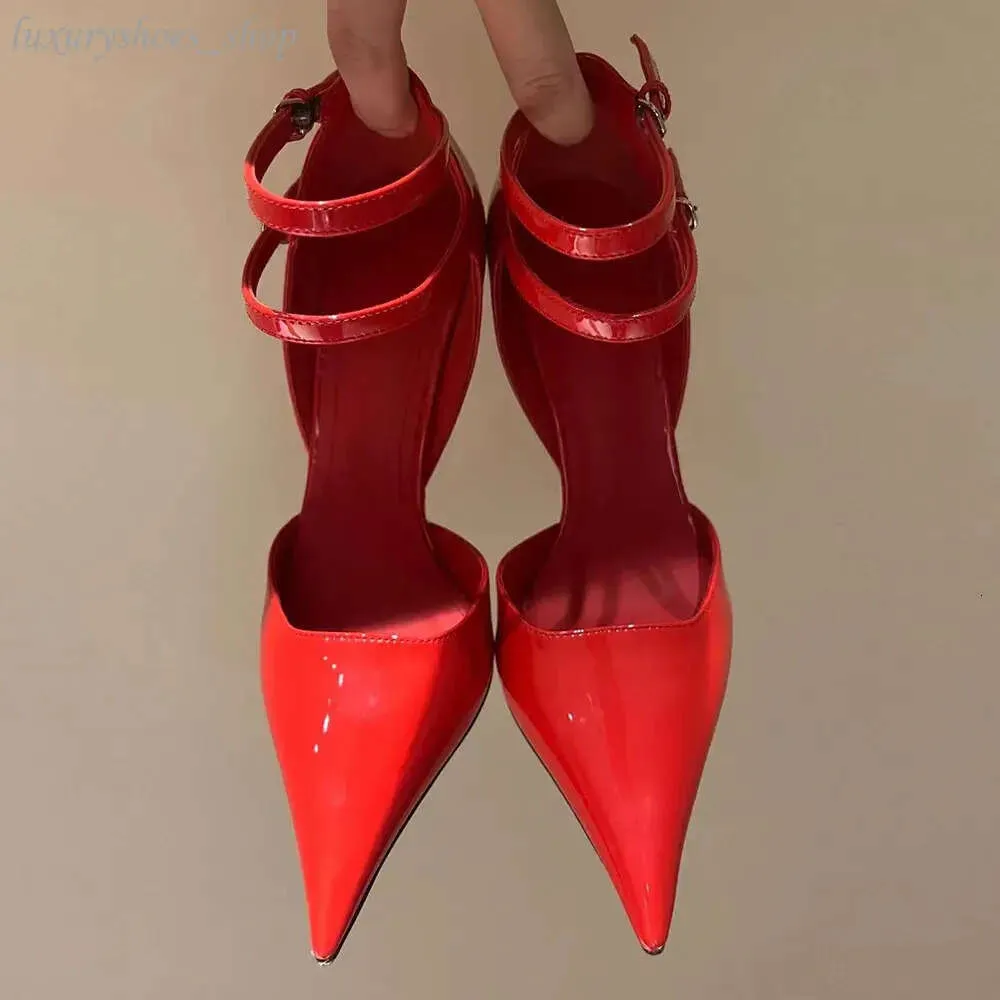 Женские туфли на танкетке, огненно-красные дизайнерские туфли, 105 мм, лакированная кожа, с острым носком, модные модельные туфли с ремешком на щиколотке, женские сандалии, вечерние модельные туфли на высоком каблуке, женские сандалии