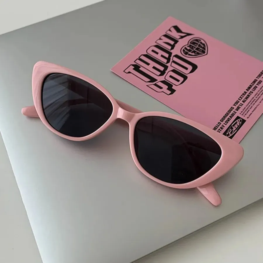 Nuovi occhiali da sole da sole da sole per gatti da donna rosa retrò occhiali da sole senior maschi di protezione solare di moda occhiali di lusso design di marca UV400 231222