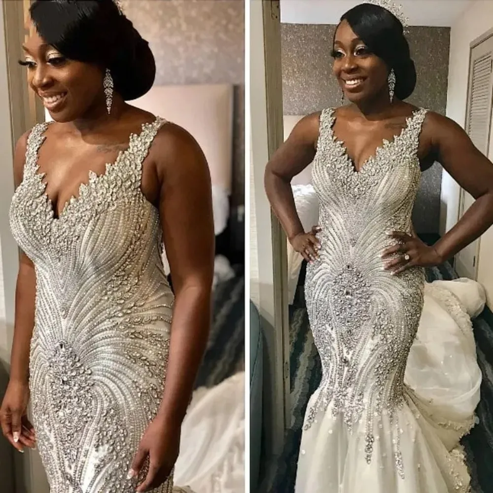TOUNNINGBRIDE 2024 Arabiska sjöjungfru bröllopsklänningar V-Neck Royal Train Foral Applicques Crystal Pearls Diamond African Black Girl Bride Gowns