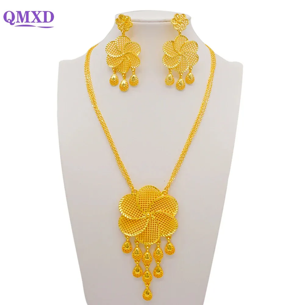 Ensemble de bijoux de mode Africain Dubai Gold Couleur Fleur Fleur Flore de collier à longue chaîne Ensembles d'oreilles pour femmes Cadeaux de fête de mariage 231221