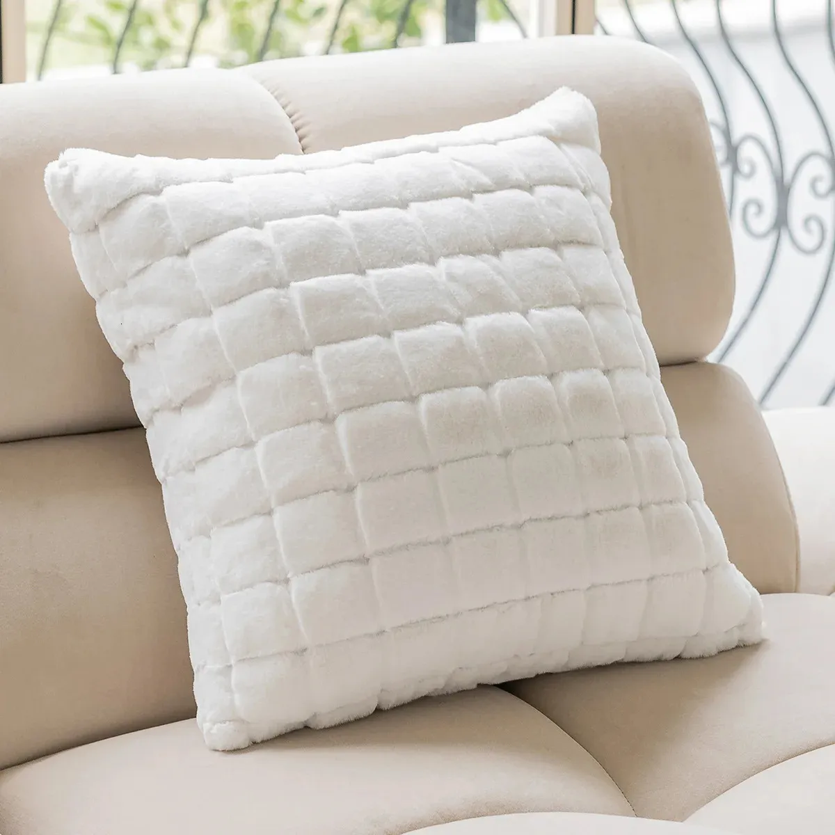 Nordic Light Luxury Double -Sided Plush Cushion Cover 45x45cm Furry and Fluffy Solid Color Plaid Pillow Case Decor Home 231221